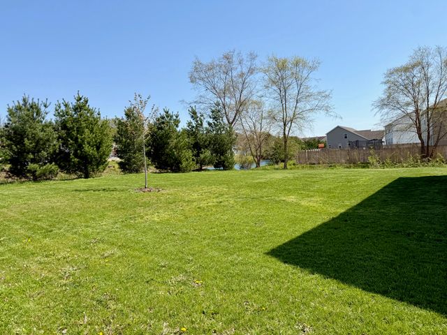 1829 S Creekside Court, Westville, IN 46391