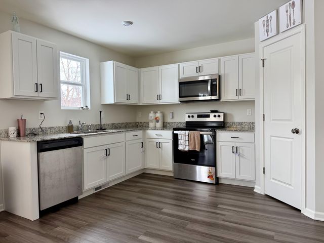 1829 S Creekside Court, Westville, IN 46391