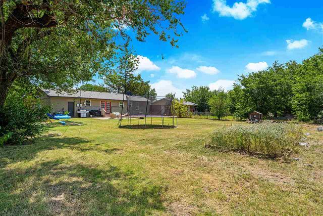 2202 NW 46th St, Lawton, OK 73505