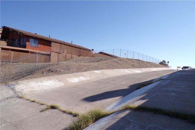 875 Riverfront Drive, Bullhead City, AZ 86442