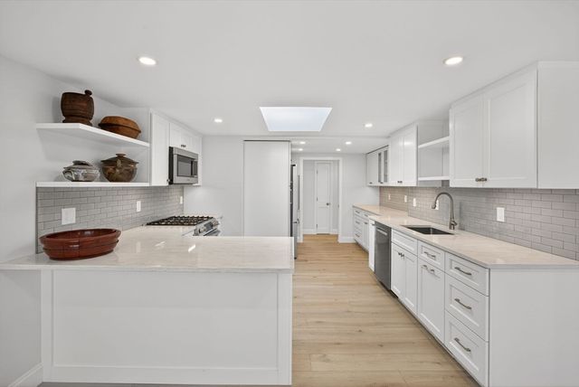 333 Old Comers Rd, Chatham, MA 02633