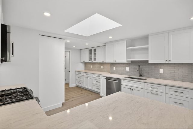 333 Old Comers Rd, Chatham, MA 02633