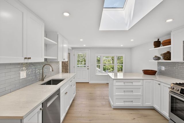 333 Old Comers Rd, Chatham, MA 02633