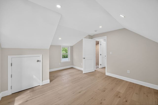 333 Old Comers Rd, Chatham, MA 02633