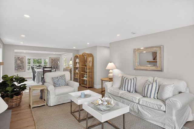 333 Old Comers Rd, Chatham, MA 02633