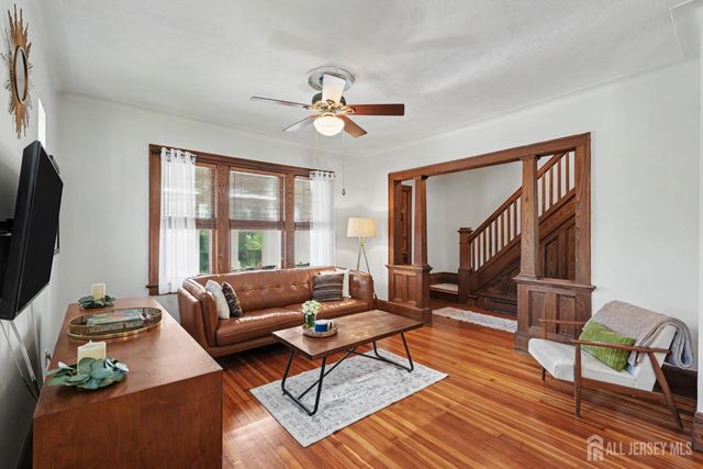 45 EGGERT Avenue, Metuchen, NJ 08840