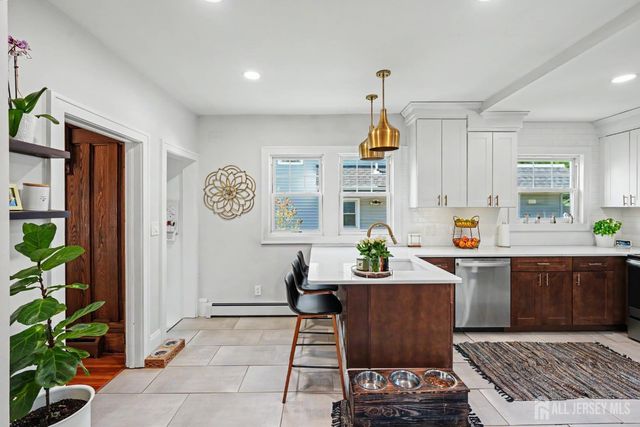 45 EGGERT Avenue, Metuchen, NJ 08840