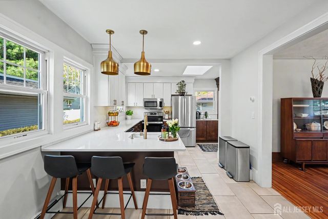 45 EGGERT Avenue, Metuchen, NJ 08840