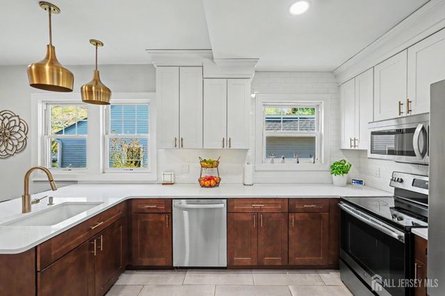 45 EGGERT Avenue, Metuchen, NJ 08840