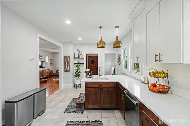 45 EGGERT Avenue, Metuchen, NJ 08840