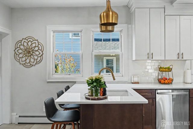 45 EGGERT Avenue, Metuchen, NJ 08840