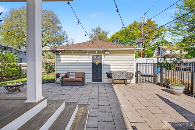 45 EGGERT Avenue, Metuchen, NJ 08840