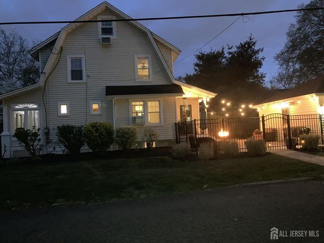 45 EGGERT Avenue, Metuchen, NJ 08840