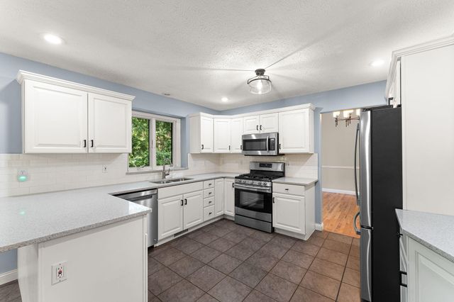 1658 Blue Heron Drive, Valparaiso, IN 46385