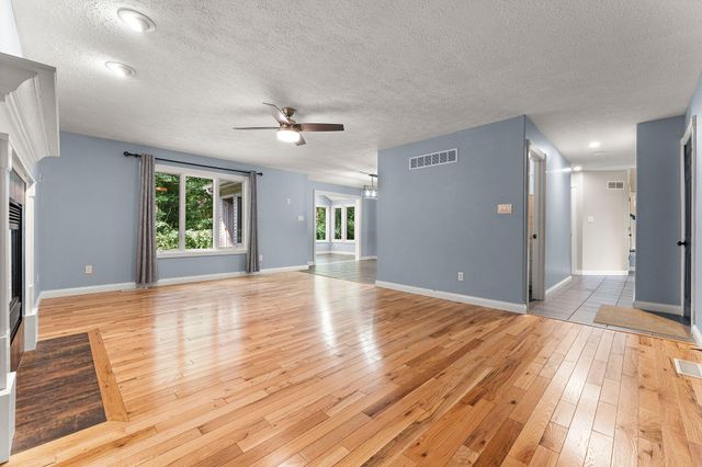 1658 Blue Heron Drive, Valparaiso, IN 46385