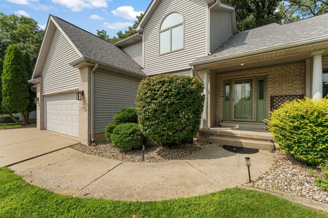 1658 Blue Heron Drive, Valparaiso, IN 46385