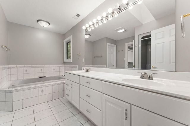 1658 Blue Heron Drive, Valparaiso, IN 46385