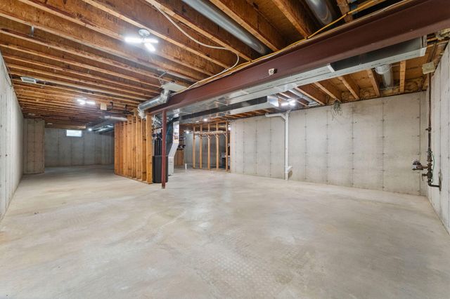 1658 Blue Heron Drive, Valparaiso, IN 46385