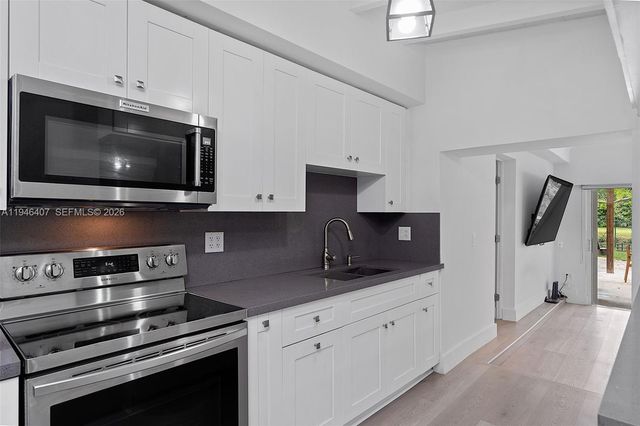 5845 SW 88th St, South Miami, FL 33156