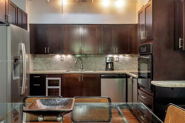 5845 SW 88th St, South Miami, FL 33156