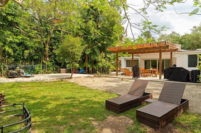 5845 SW 88th St, South Miami, FL 33156