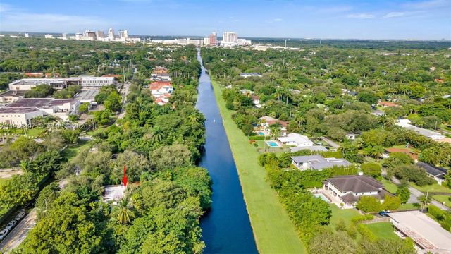 5845 SW 88th St, South Miami, FL 33156