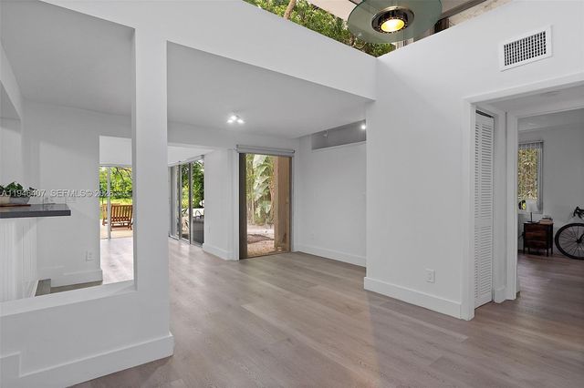 5845 SW 88th St, South Miami, FL 33156