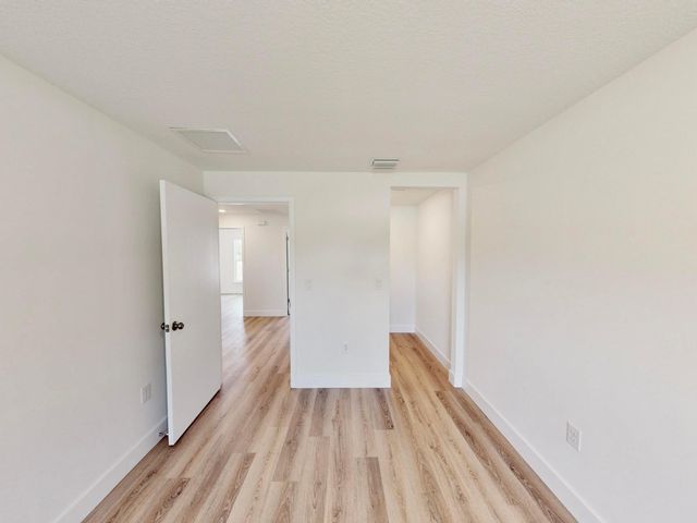 2710 Avenue Avenue E, Fort Pierce, FL 34947