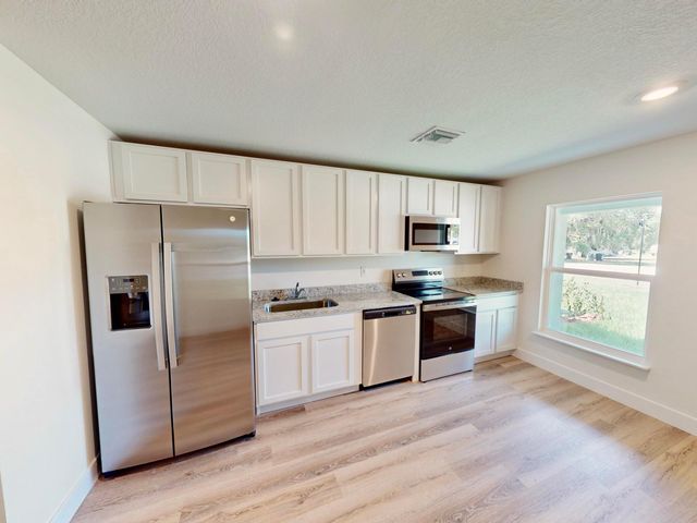 2710 Avenue Avenue E, Fort Pierce, FL 34947