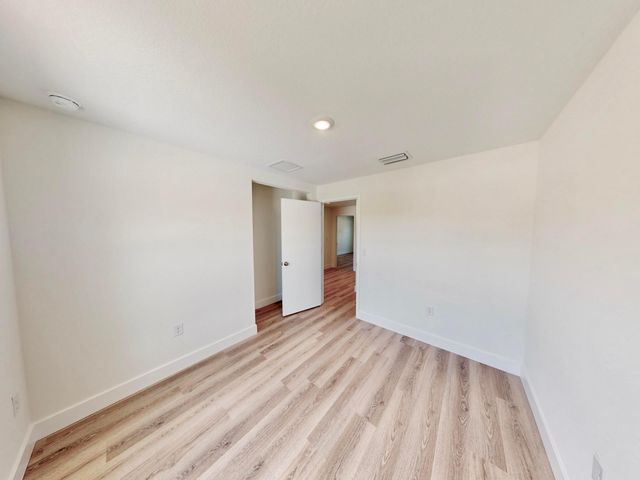 2710 Avenue Avenue E, Fort Pierce, FL 34947