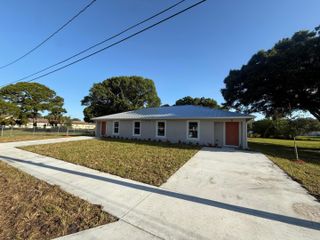 2710 Avenue Avenue E, Fort Pierce, FL 34947