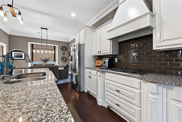 3724 N Jules Verne Avenue, Fayetteville, AR 72704