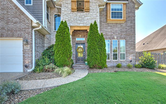 3724 N Jules Verne Avenue, Fayetteville, AR 72704