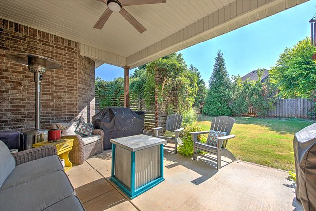 3724 N Jules Verne Avenue, Fayetteville, AR 72704