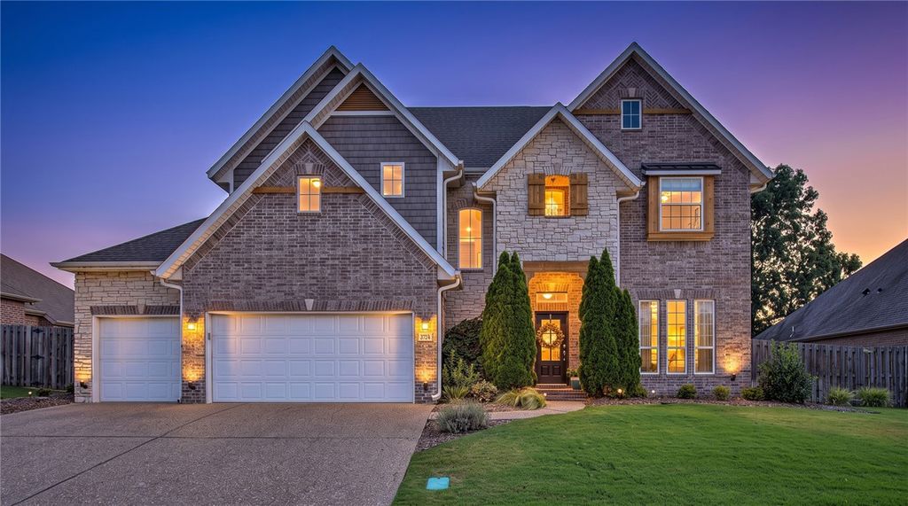 3724 N Jules Verne Avenue, Fayetteville, AR 72704