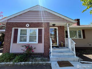 869 Gates Avenue, Piscataway, NJ 08854