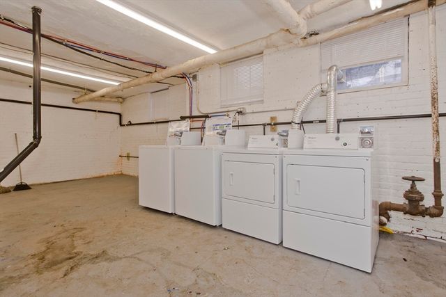 228 Belmont Ave, Springfield, MA 01108