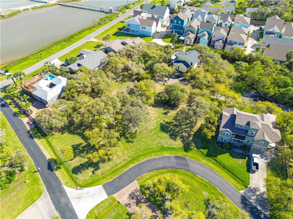 12 Bahama St N, Rockport, TX 78382 — photo 3