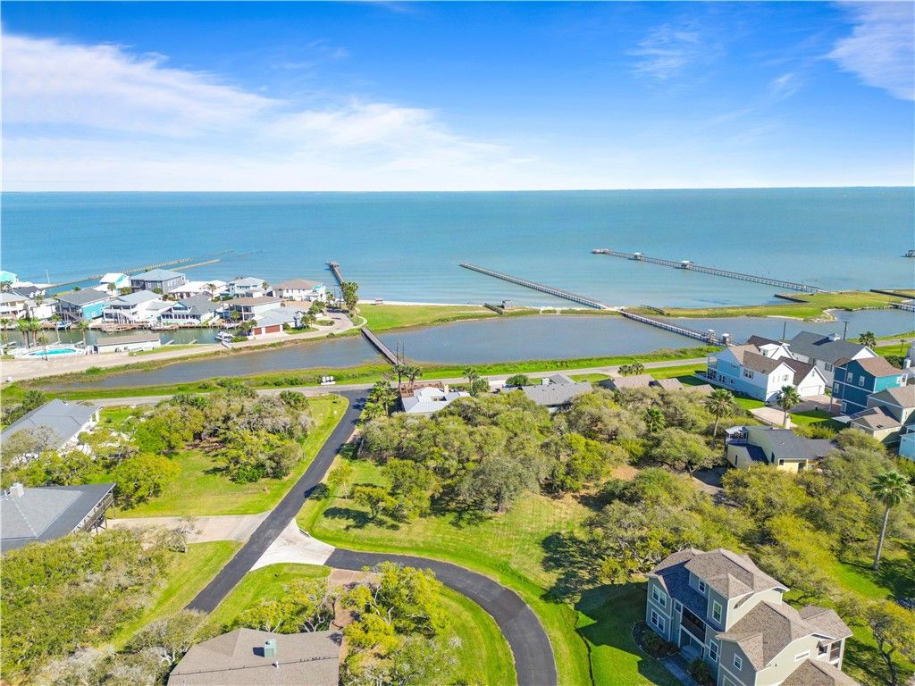 12 Bahama St N, Rockport, TX 78382 — photo 4