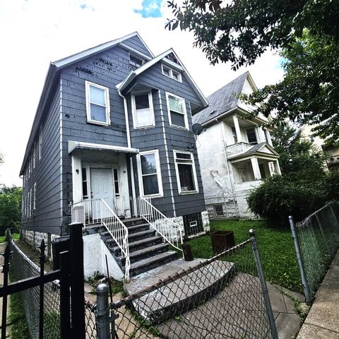 319 N Lotus Avenue, Chicago, IL 60644