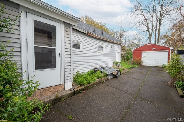 35 Troupe Street, Buffalo, NY 14210