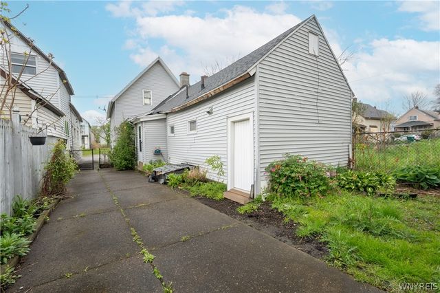 35 Troupe Street, Buffalo, NY 14210