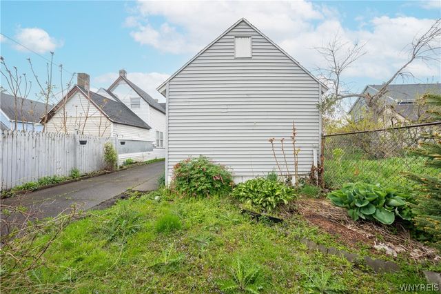 35 Troupe Street, Buffalo, NY 14210