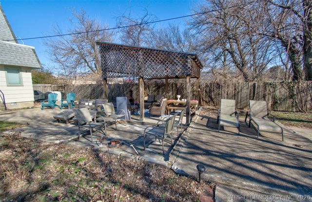 2419 W Okmulgee Street, Muskogee, OK 74401