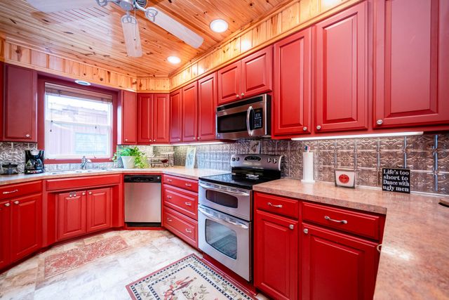 2636 Aqua Vista Drive, Jacksonville, TX 75766