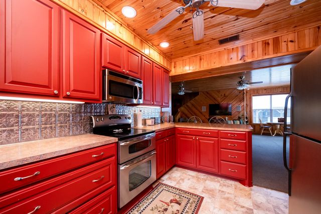 2636 Aqua Vista Drive, Jacksonville, TX 75766