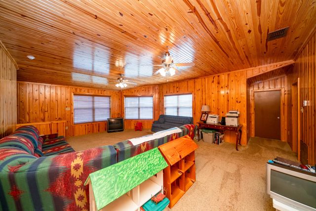 2636 Aqua Vista Drive, Jacksonville, TX 75766