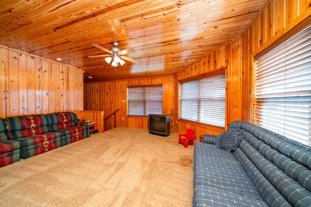 2636 Aqua Vista Drive, Jacksonville, TX 75766