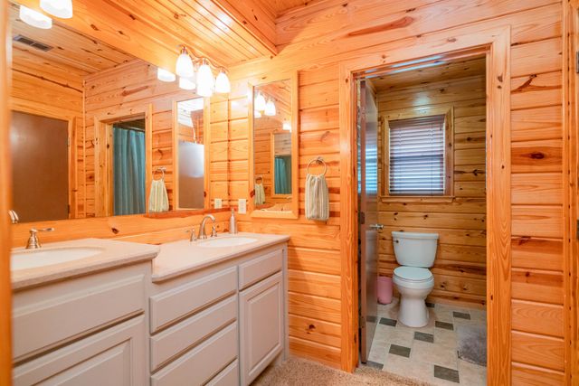 2636 Aqua Vista Drive, Jacksonville, TX 75766