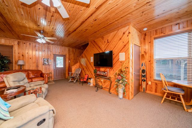 2636 Aqua Vista Drive, Jacksonville, TX 75766